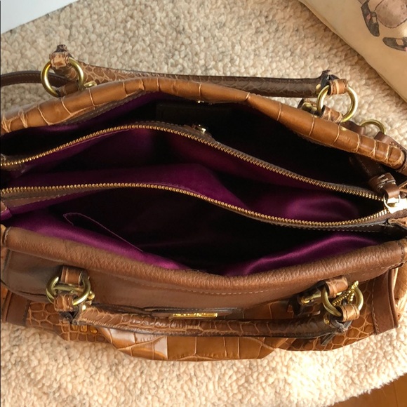 Coach Madison Embossed flap carry all - Picture 6 of 7